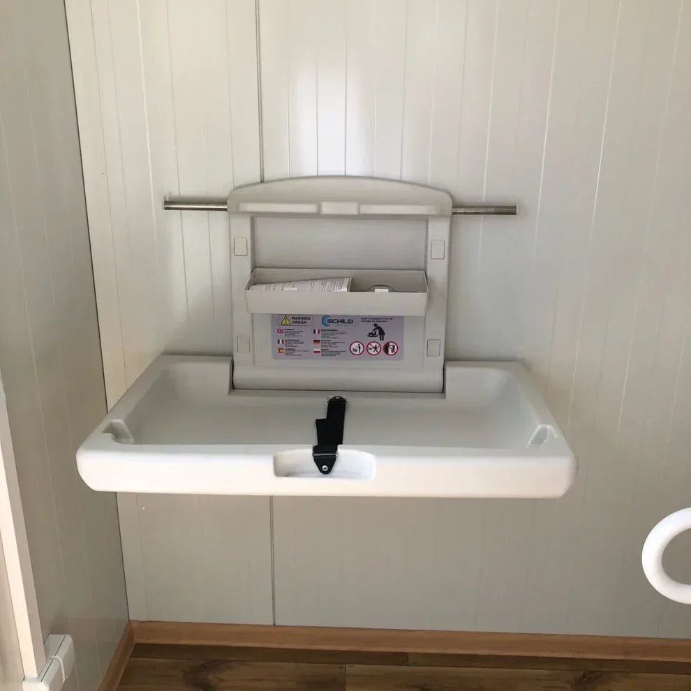 Conteneur en panneaux sandwich avec toilettes, 6,00×3,00